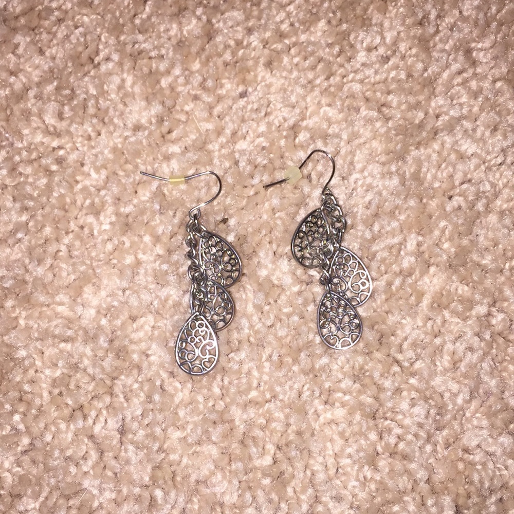 Silver Dangling Earrings w/ Matching Necklace